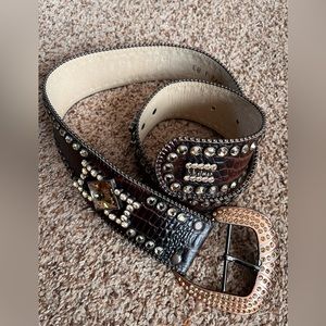 B.B Simon fashion belt
